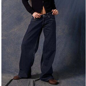 Motel, Extra wide low rise jeans in Indigo W28, L32